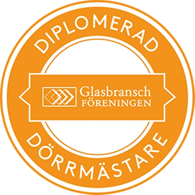 Preconal diplomerad_dorrmastare_transparent_bakgrund logotyp startsida för Aluminiumdörrar & glasfasader
