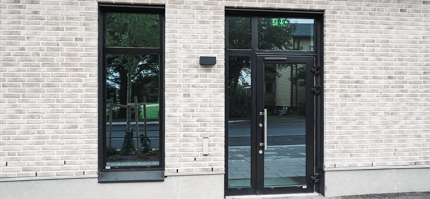 Frontshield 82 aluminiumdörrar -startsida-preconal